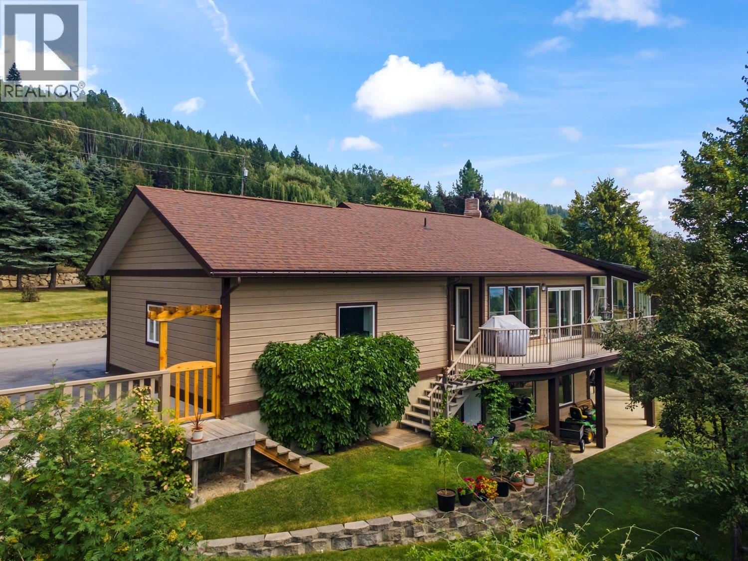 5253 ELSIE HOLMES Road Wynndel British Columbia Canada V0B2N1 4
