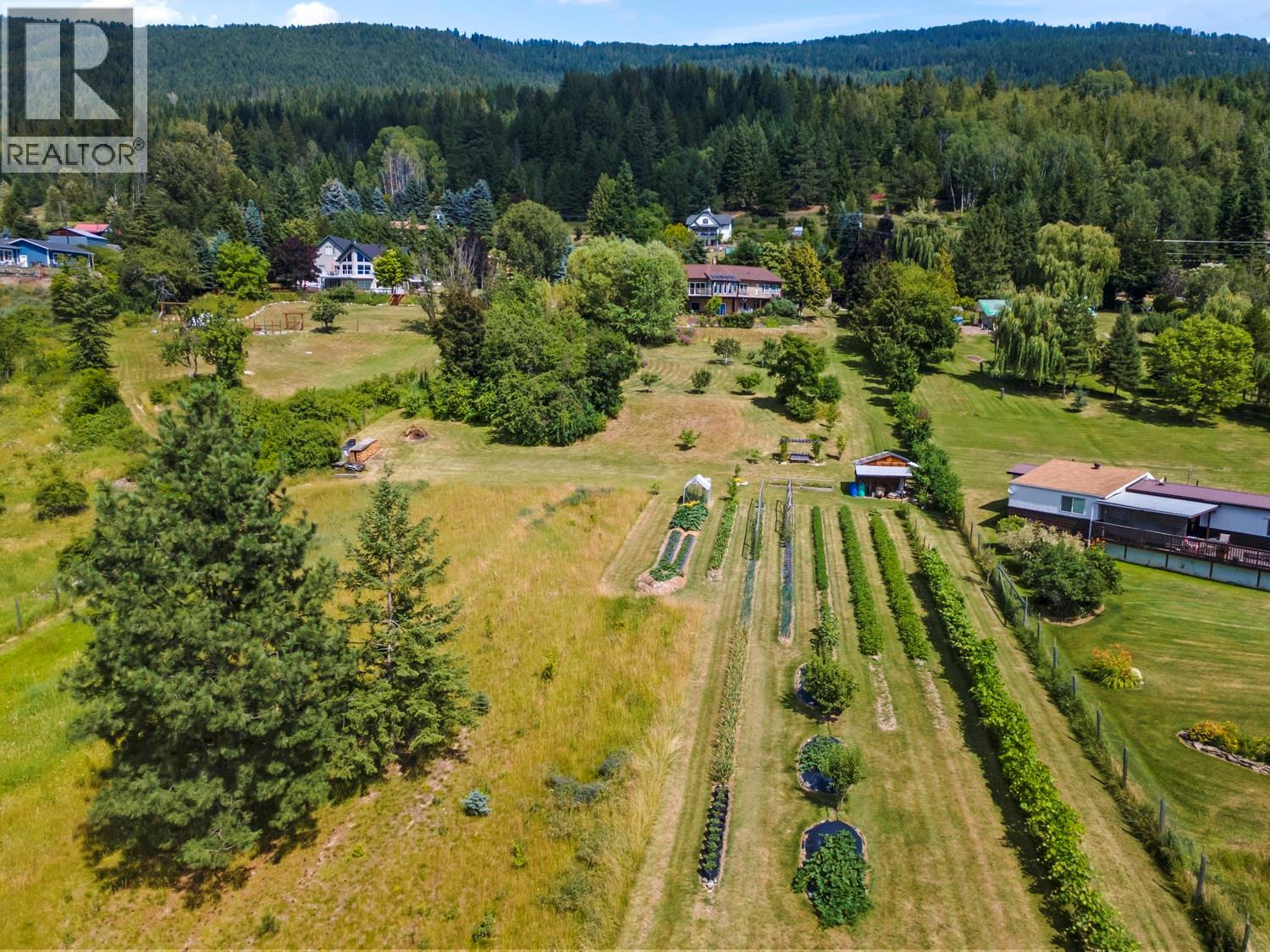 5253 ELSIE HOLMES Road Wynndel British Columbia Canada V0B2N1 2