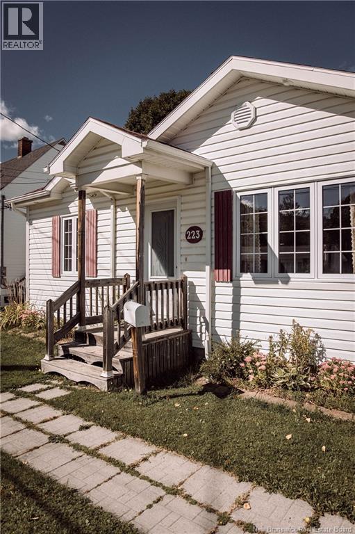 223 Dover Street, Campbellton, New Brunswick E3N 1R5 - Photo 3 - NB148539