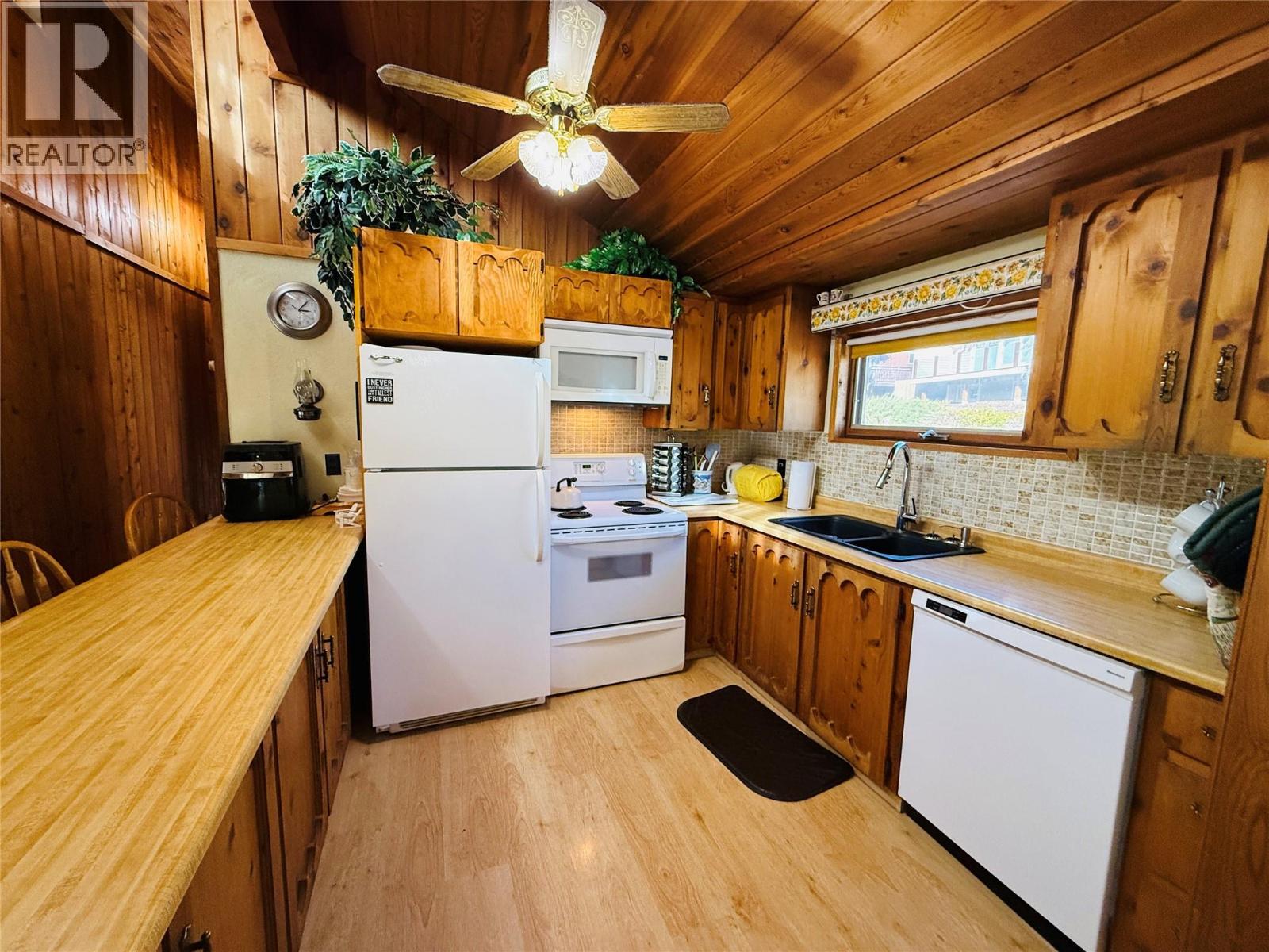 1385 Terravista Road, Windermere, British Columbia  V0B 2L0 - Photo 13 - 10402406