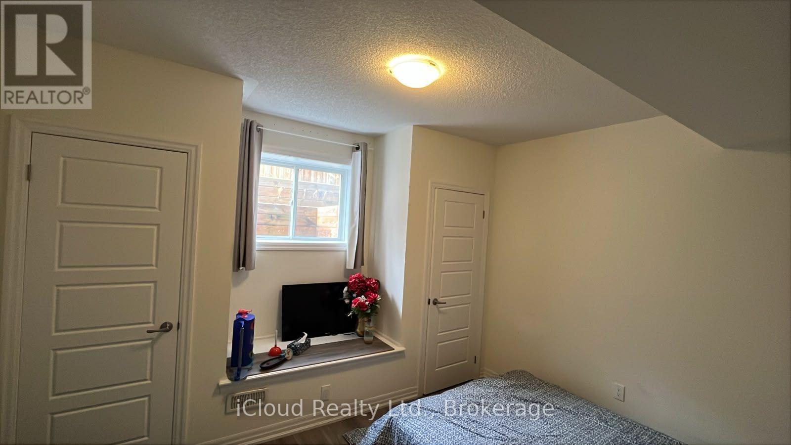 1 - 141 Marvin Avenue, Oakville, Ontario  L6H 0Y6 - Photo 8 - W13855456