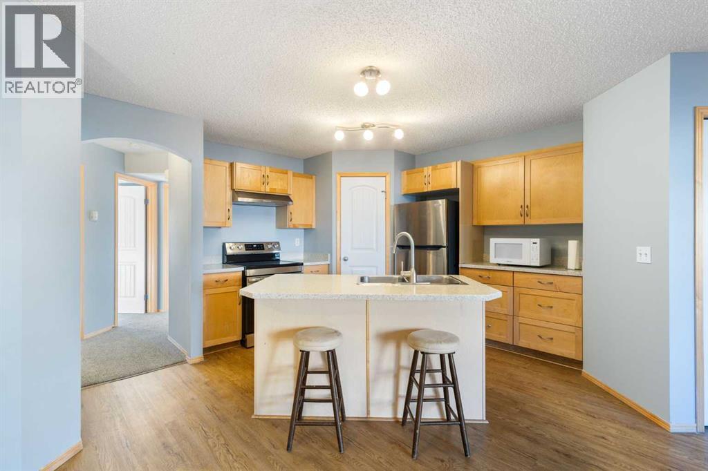 104, 23 Everridge Square SW
