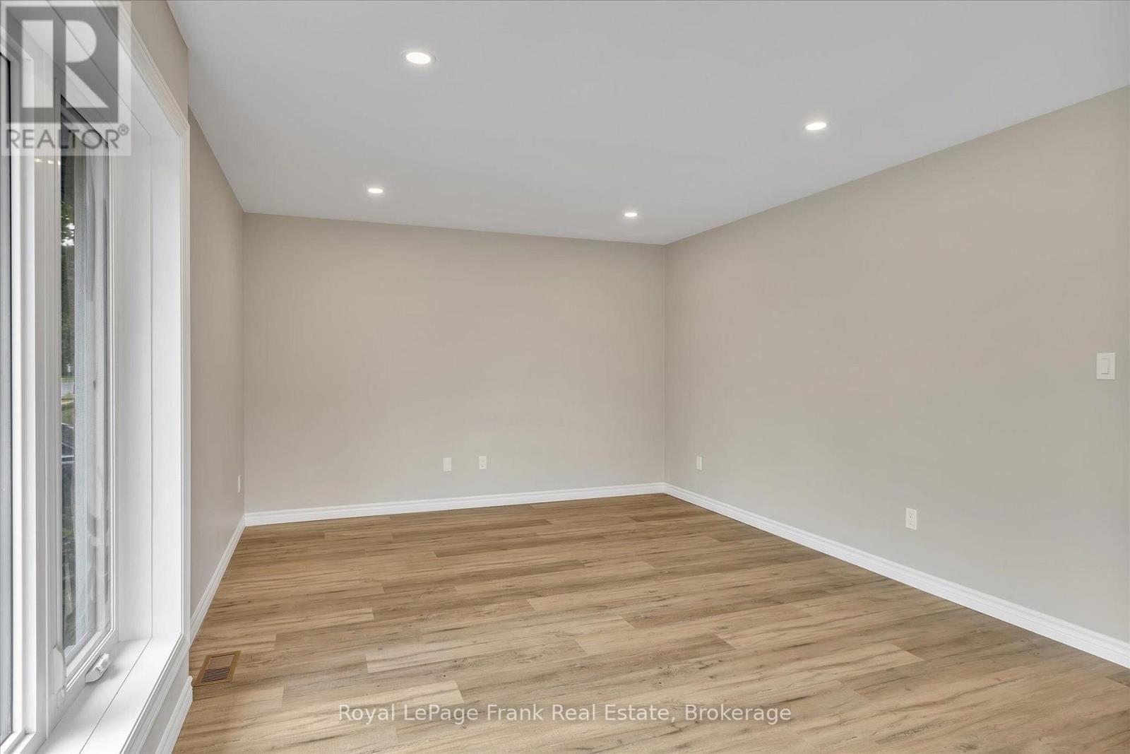 Main - 890 Weller Street, Peterborough, Ontario  K9J 4X8 - Photo 10 - X13856326