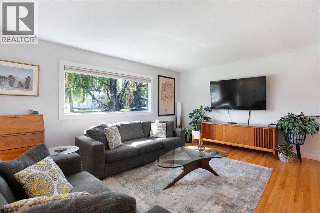 728 71 Avenue Sw, Calgary, Alberta  T2V 0R4 - Photo 8 - A2349122