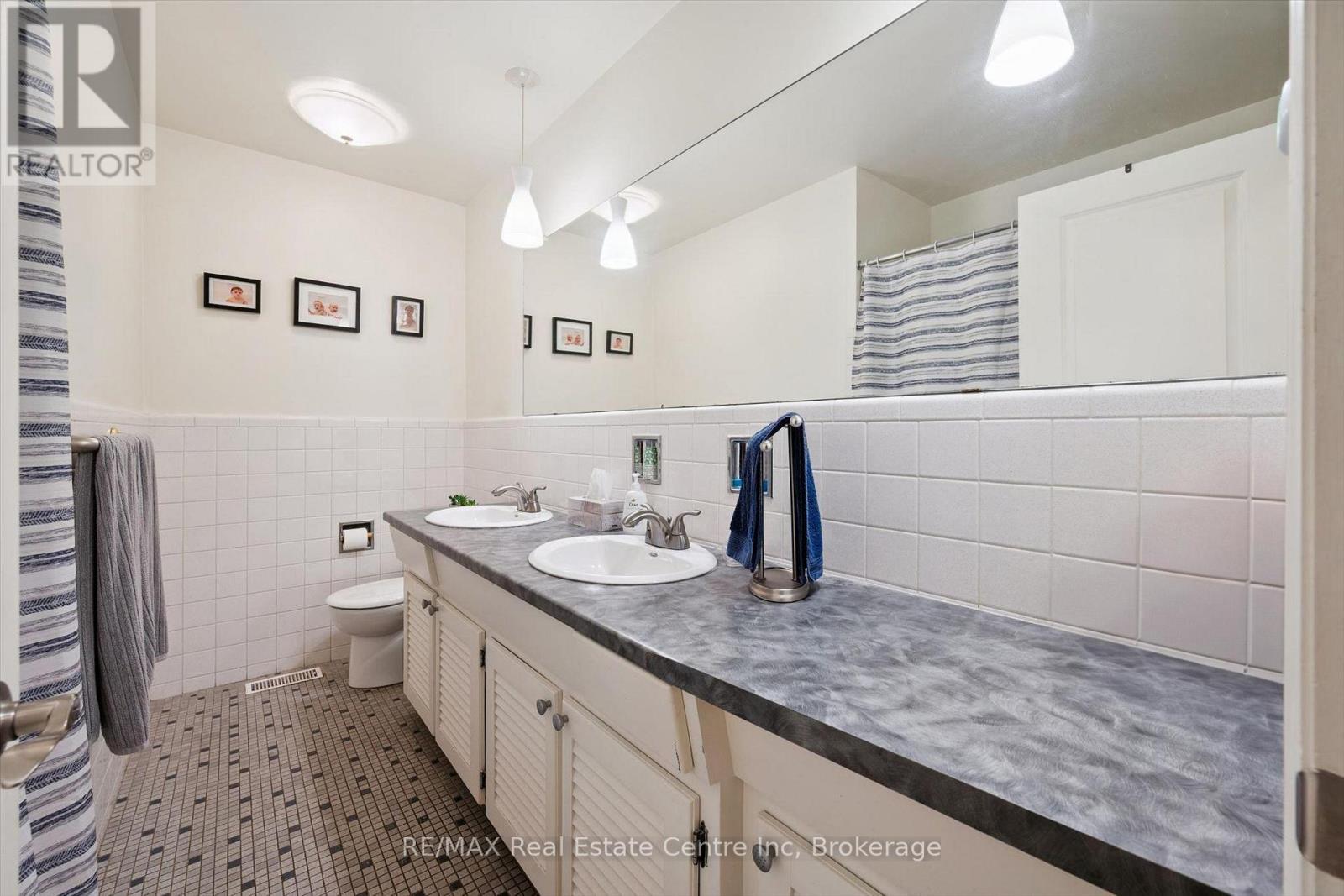 38 Callander Drive, Guelph, Ontario  N1E 4H5 - Photo 12 - X13856392