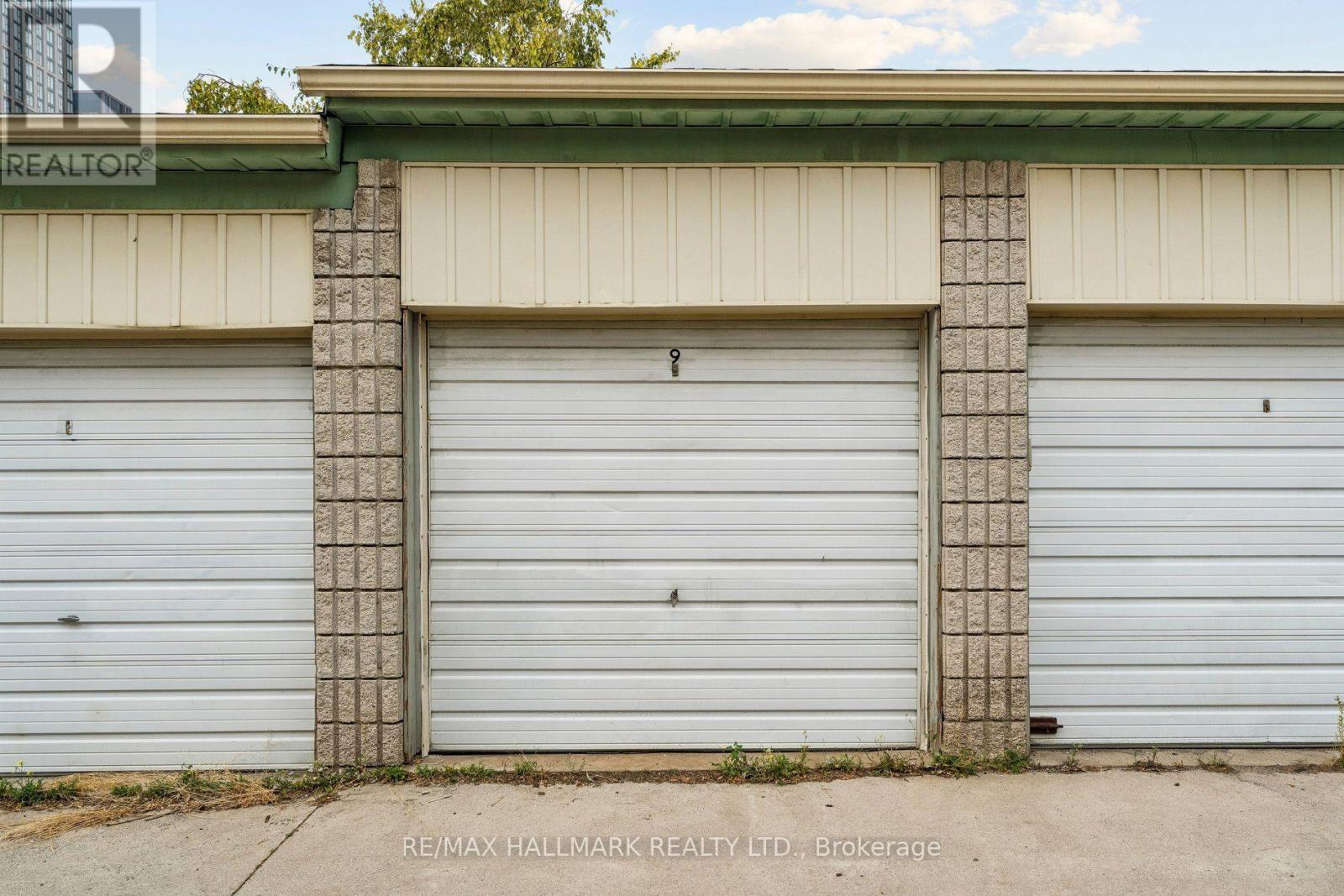 7 - 6 Bartlett Avenue, Toronto, Ontario  M6H 3E8 - Photo 19 - W13839956