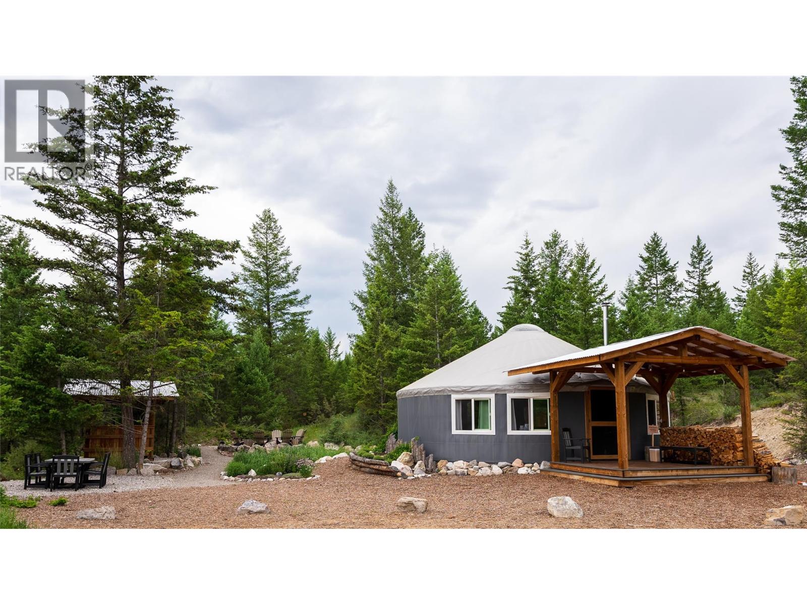 7058 95 Highway, Radium Hot Springs, British Columbia