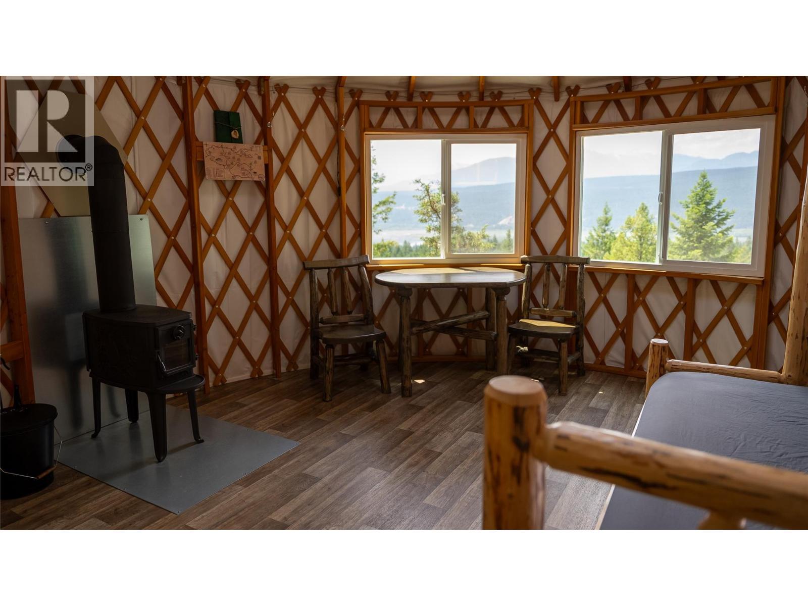 7058 95 Highway, Radium Hot Springs, British Columbia  V0A 1M0 - Photo 20 - 10402033