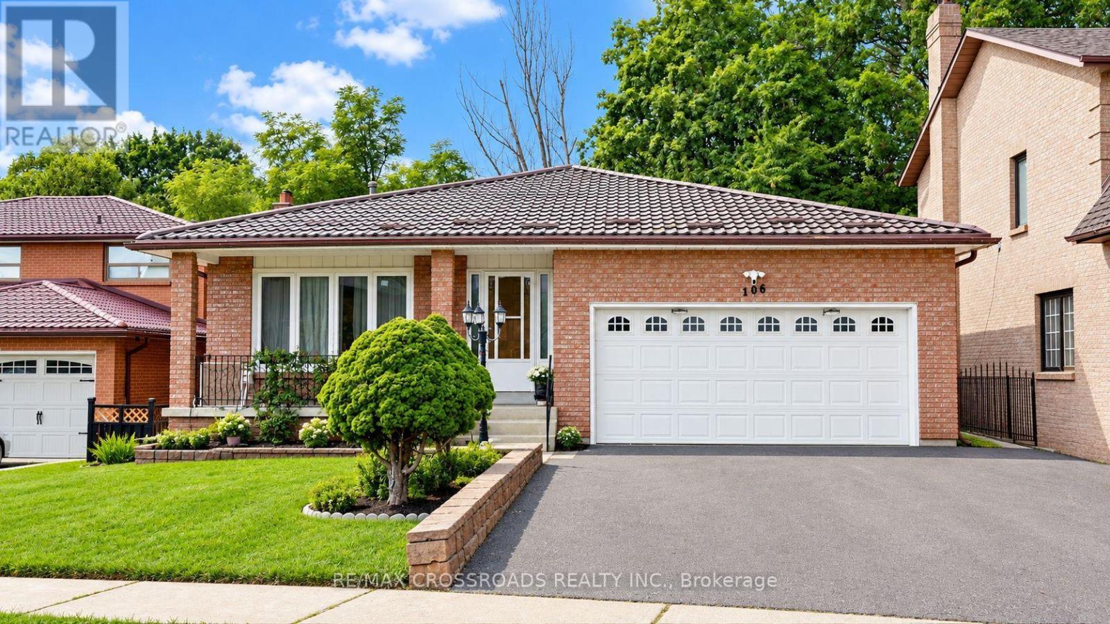6 - 106 STILECROFT DRIVE