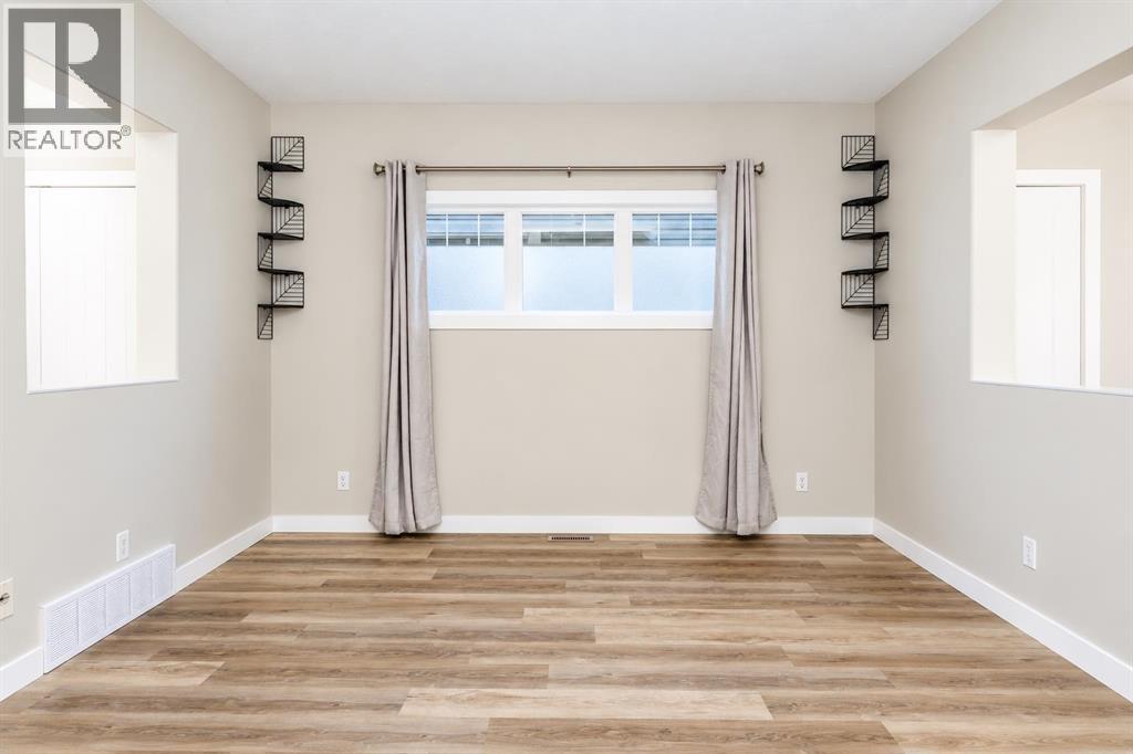 8 Sullivan Close, Red Deer, Alberta  T4R 0P9 - Photo 6 - A2337745