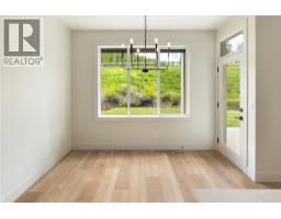 2125 Montenegro Drive, Kelowna, British Columbia V1P 0B2 - Photo 3 - 10387399