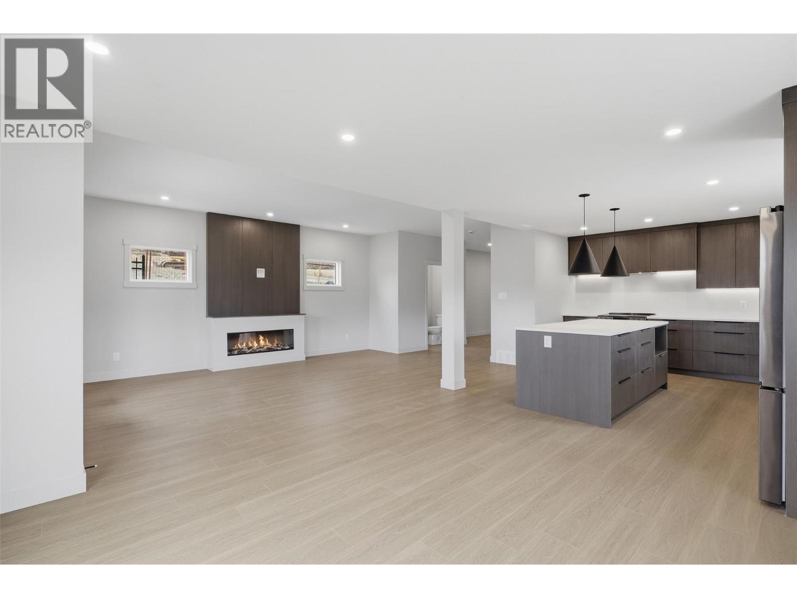 38 RUE CHEVAL NOIR Unit# 411