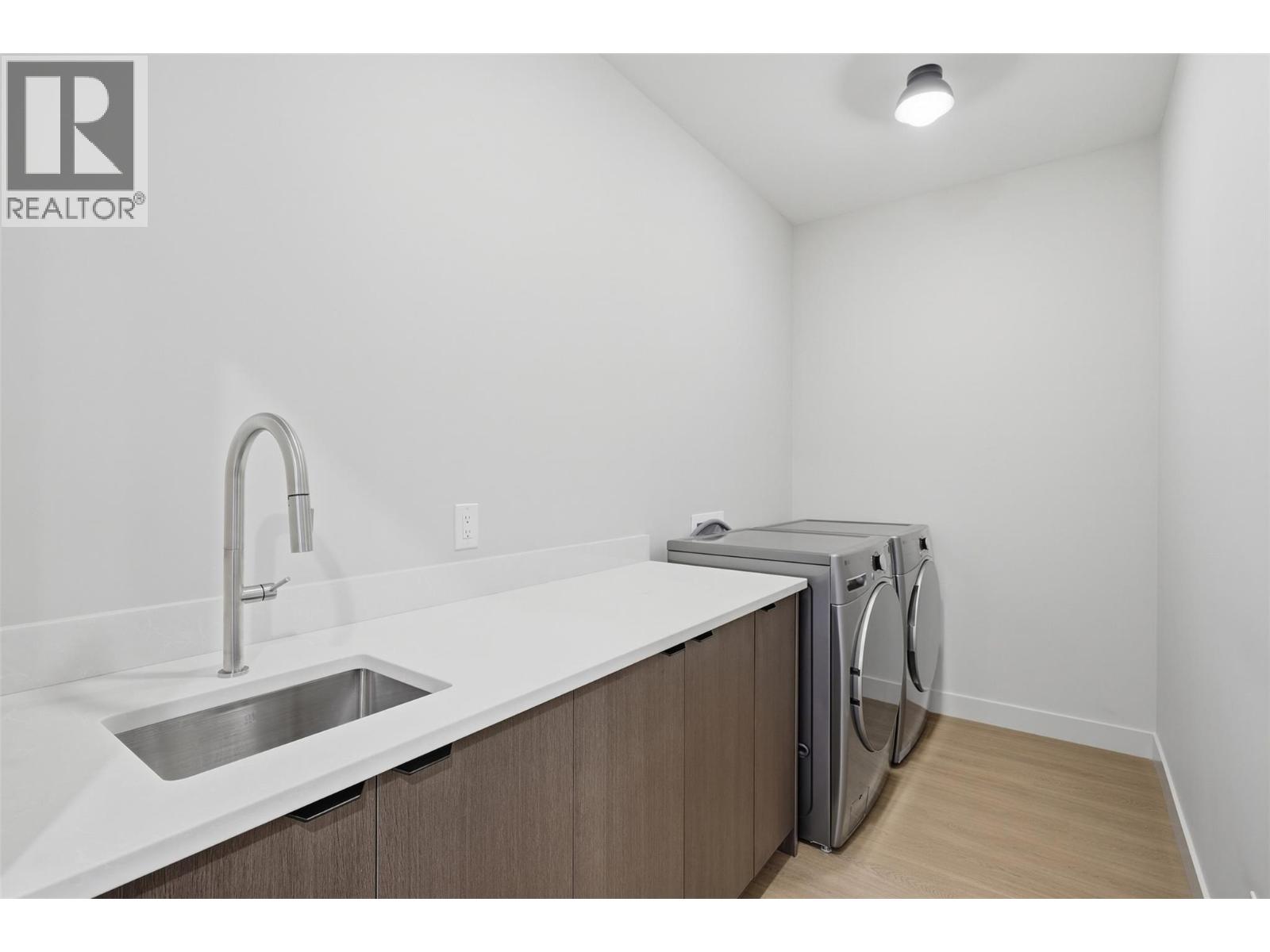 38 RUE CHEVAL NOIR Unit# 411