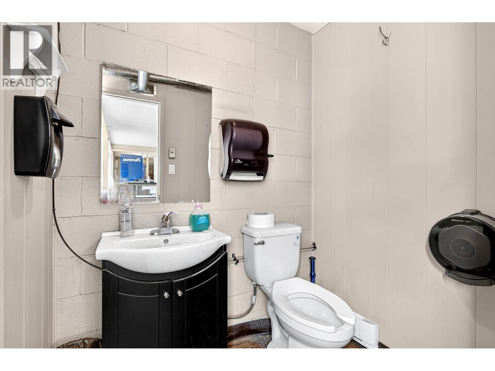 728 Tagish Street, Kamloops, British Columbia  V2H 1B7 - Photo 39 - 10402489