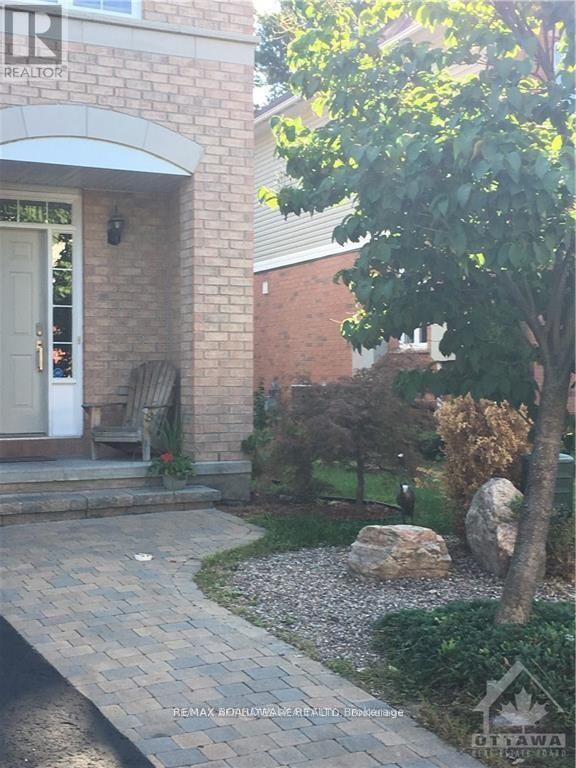 112 Gatespark Private Private E, Ottawa, Ontario  K2T 1L1 - Photo 2 - X13856494