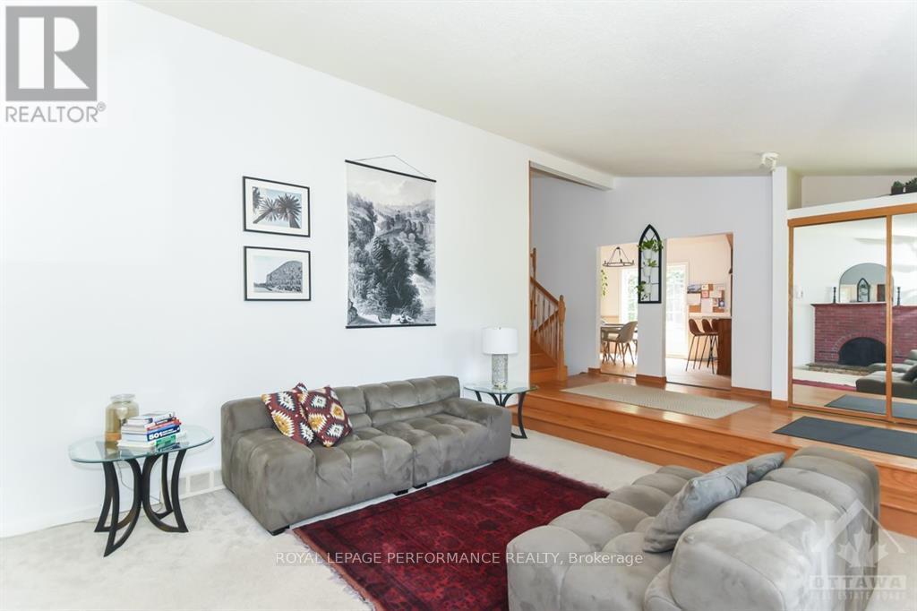85 Crownhill Street, Ottawa, Ontario  K1J 6W9 - Photo 4 - X13856604