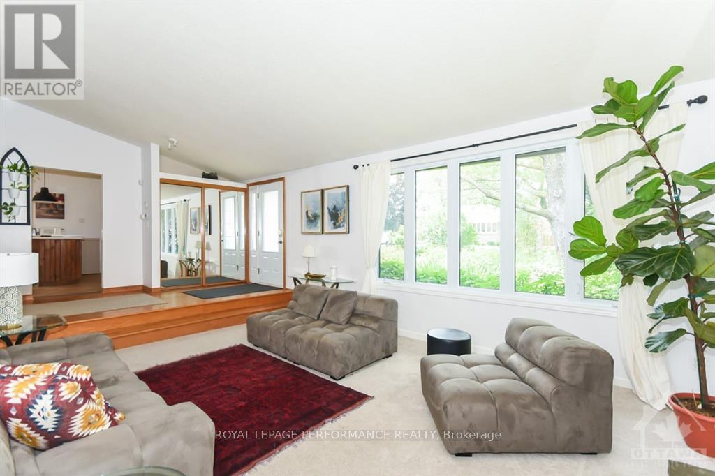 85 Crownhill Street, Ottawa, Ontario  K1J 6W9 - Photo 7 - X13856604