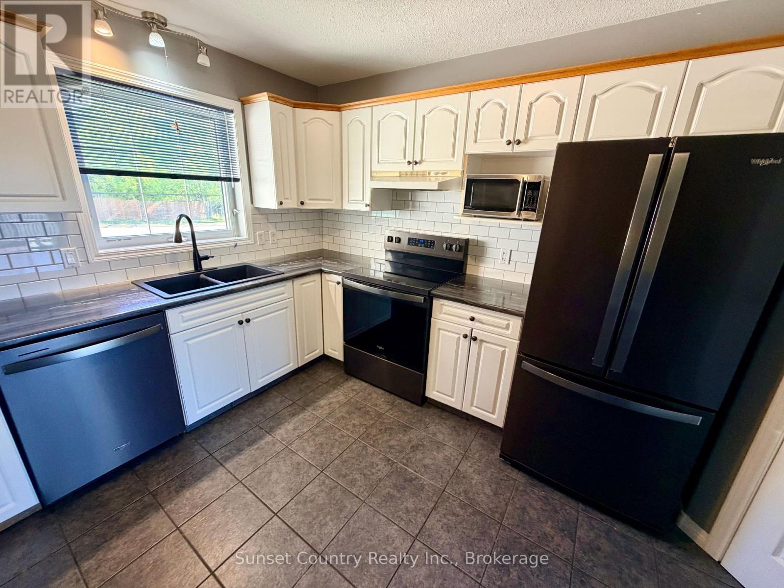 86 Mcmillan Avenue, Dryden, Ontario  P8N 3K2 - Photo 2 - X13856466