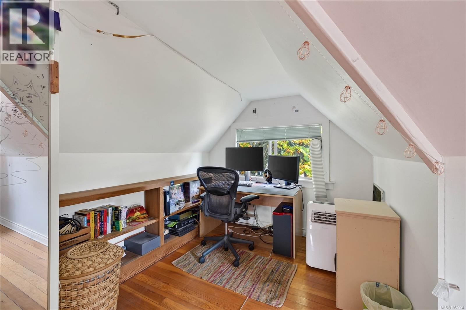 129 Hereford Ave