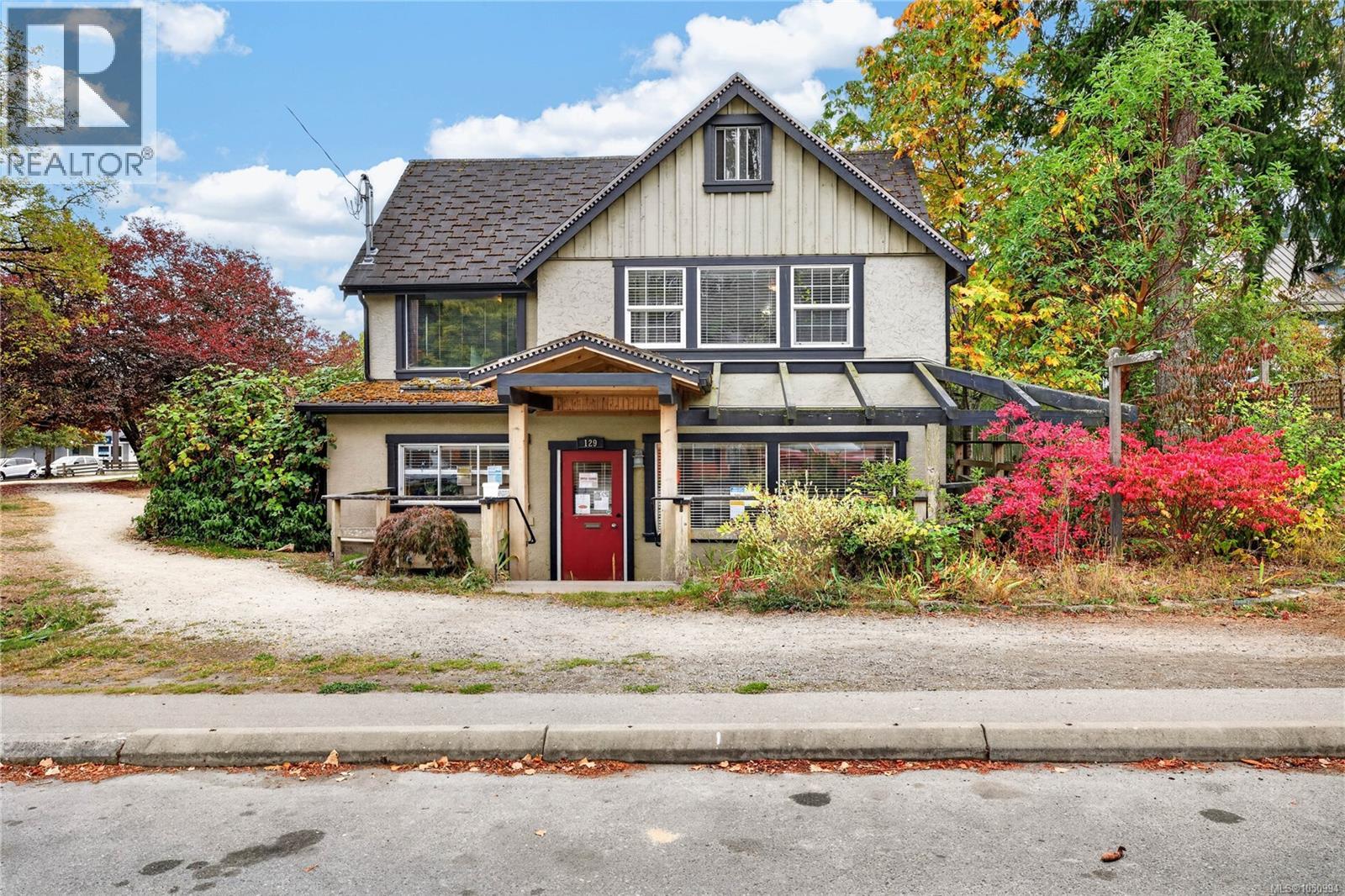 129 Hereford Ave