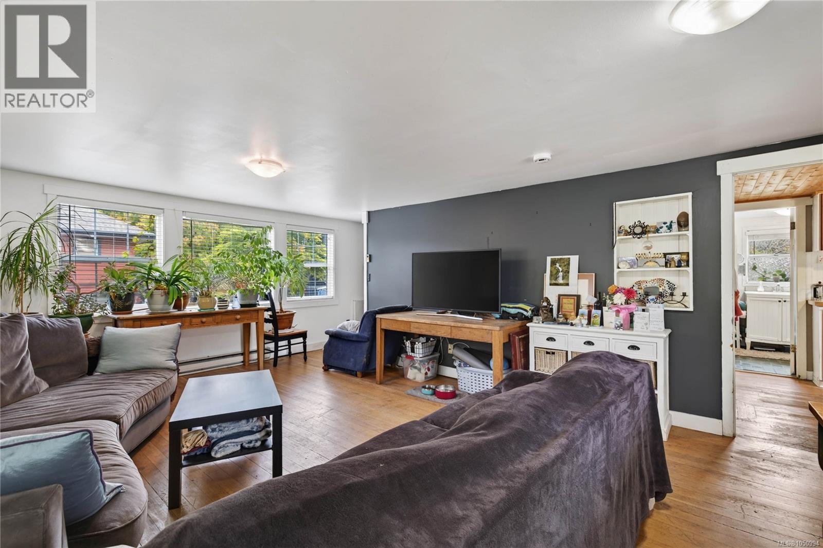 129 Hereford Ave