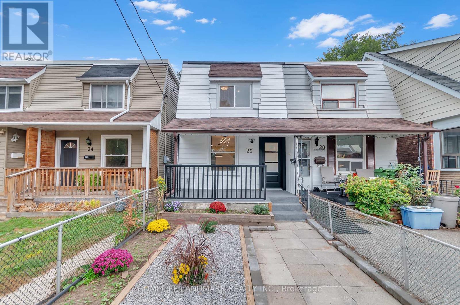 26 QUEENSDALE AVENUE, Toronto, Ontario