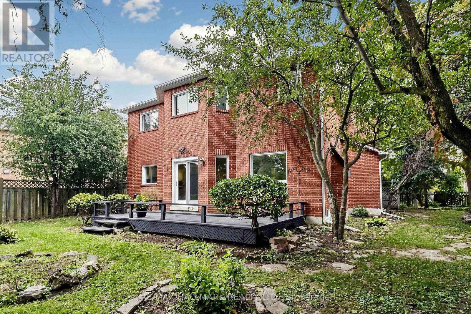 10 Driftwood Court, Richmond Hill, Ontario  L4E 3K8 - Photo 25 - N13856468