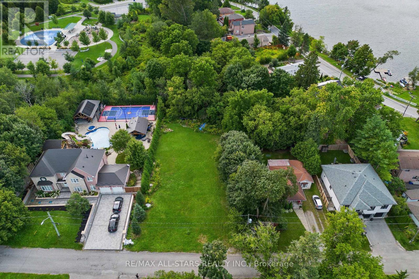 12 Churchill Drive S, Whitchurch-Stouffville, Ontario  L4A 7X3 - Photo 13 - N13856684