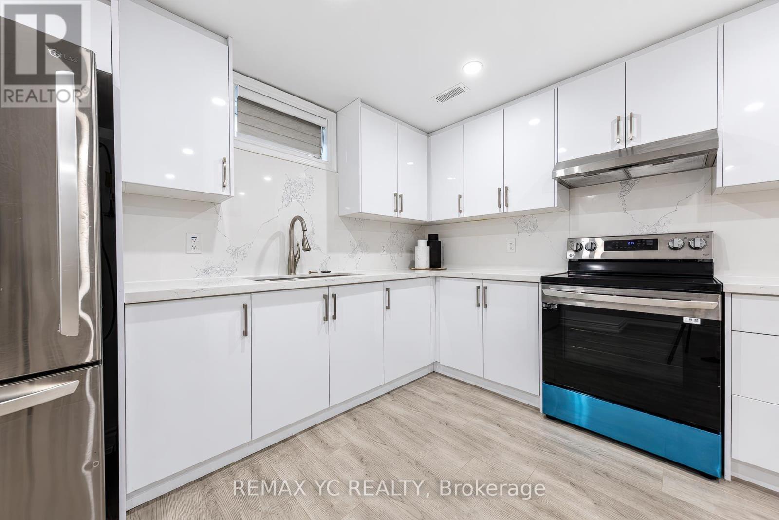 126 Durham Avenue, Barrie, Ontario  L9J 0W7 - Photo 33 - S13856492