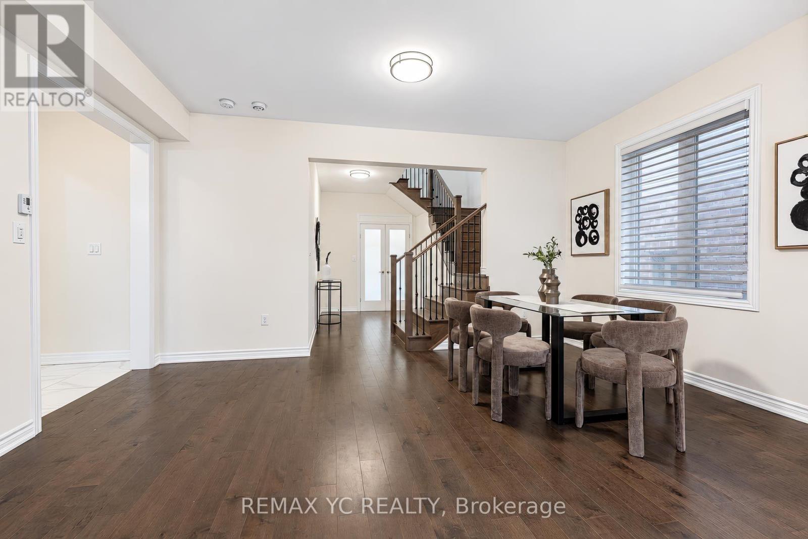 126 Durham Avenue, Barrie, Ontario  L9J 0W7 - Photo 6 - S13856492