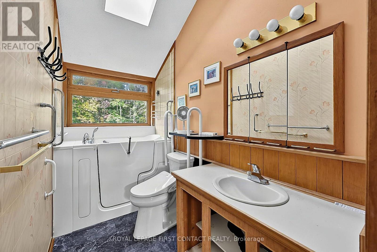 2 Briarwood Court, Springwater, Ontario  L0L 1X0 - Photo 17 - S13856532