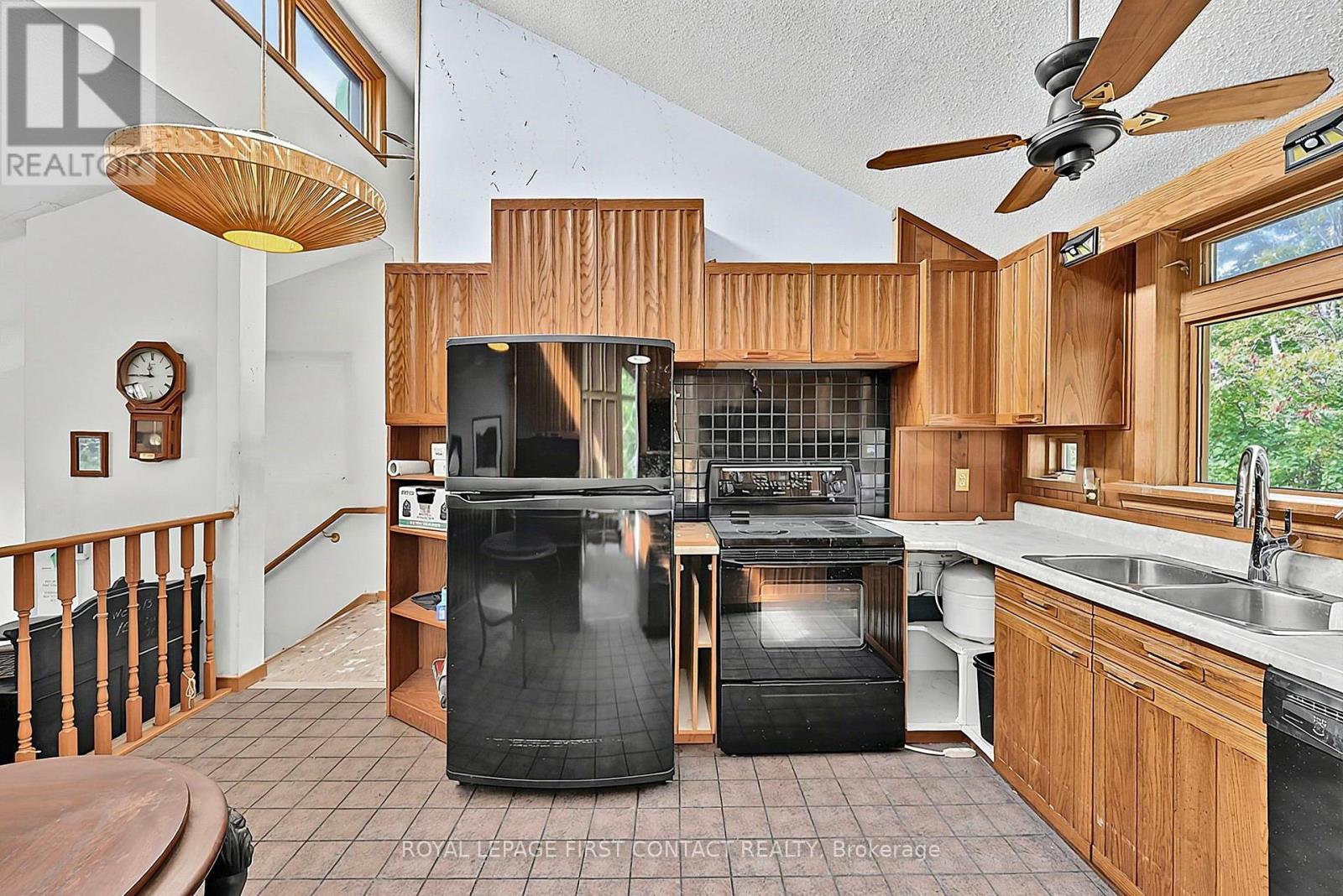 2 Briarwood Court, Springwater, Ontario  L0L 1X0 - Photo 8 - S13856532