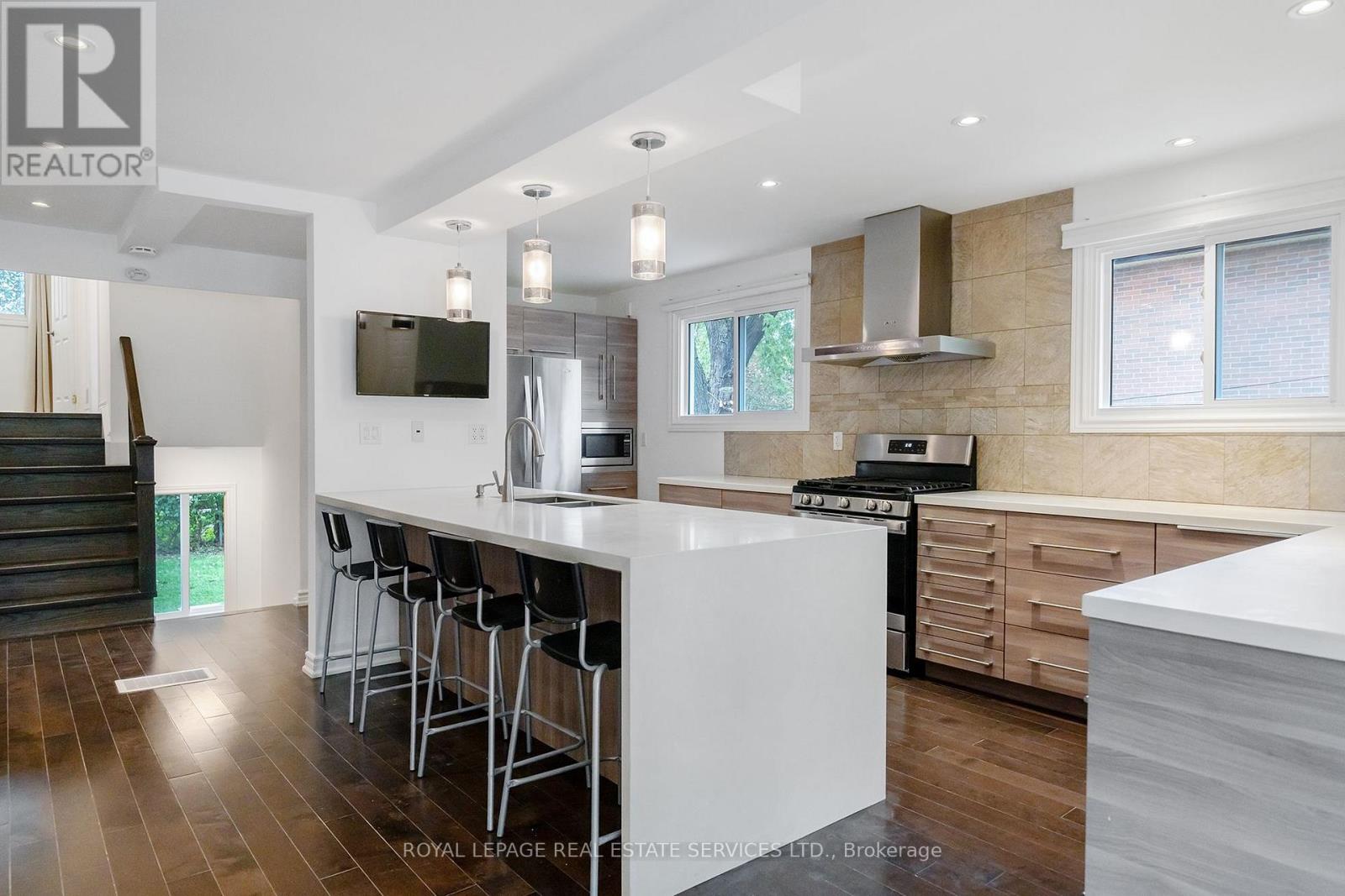 1254 Napier Crescent, Oakville, Ontario  L6H 2A4 - Photo 7 - W13856454