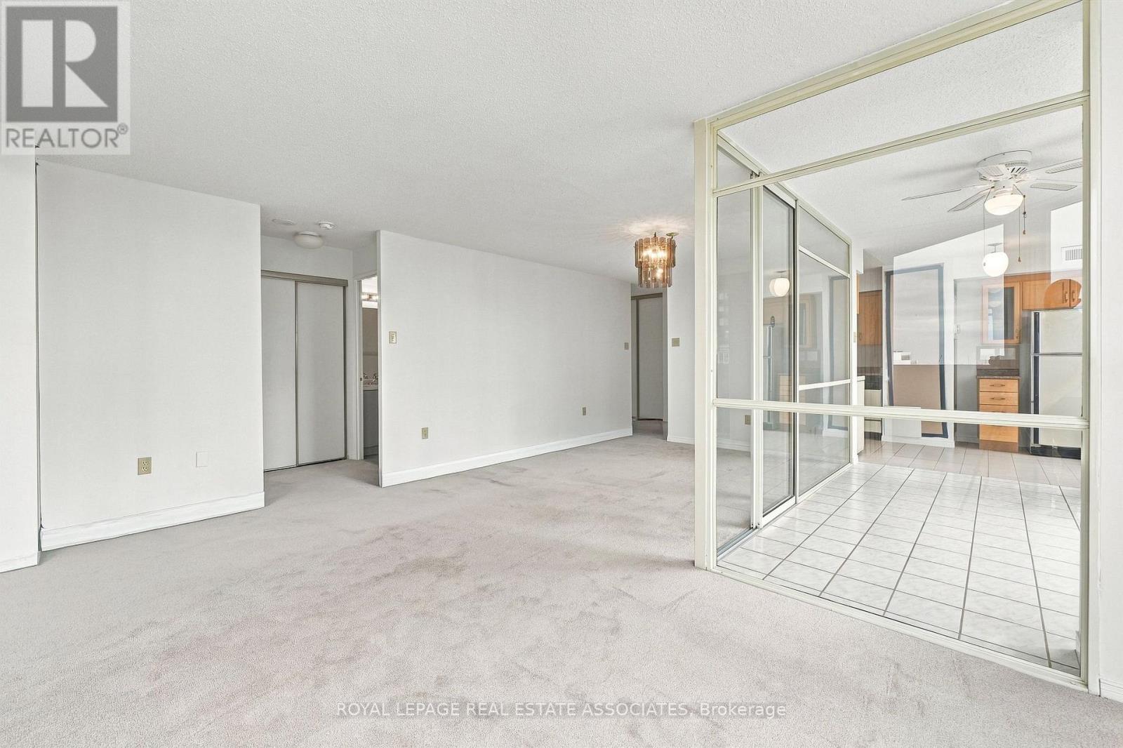 808 - 350 Rathburn Road W, Mississauga, Ontario  L5B 3Y2 - Photo 12 - W13856516
