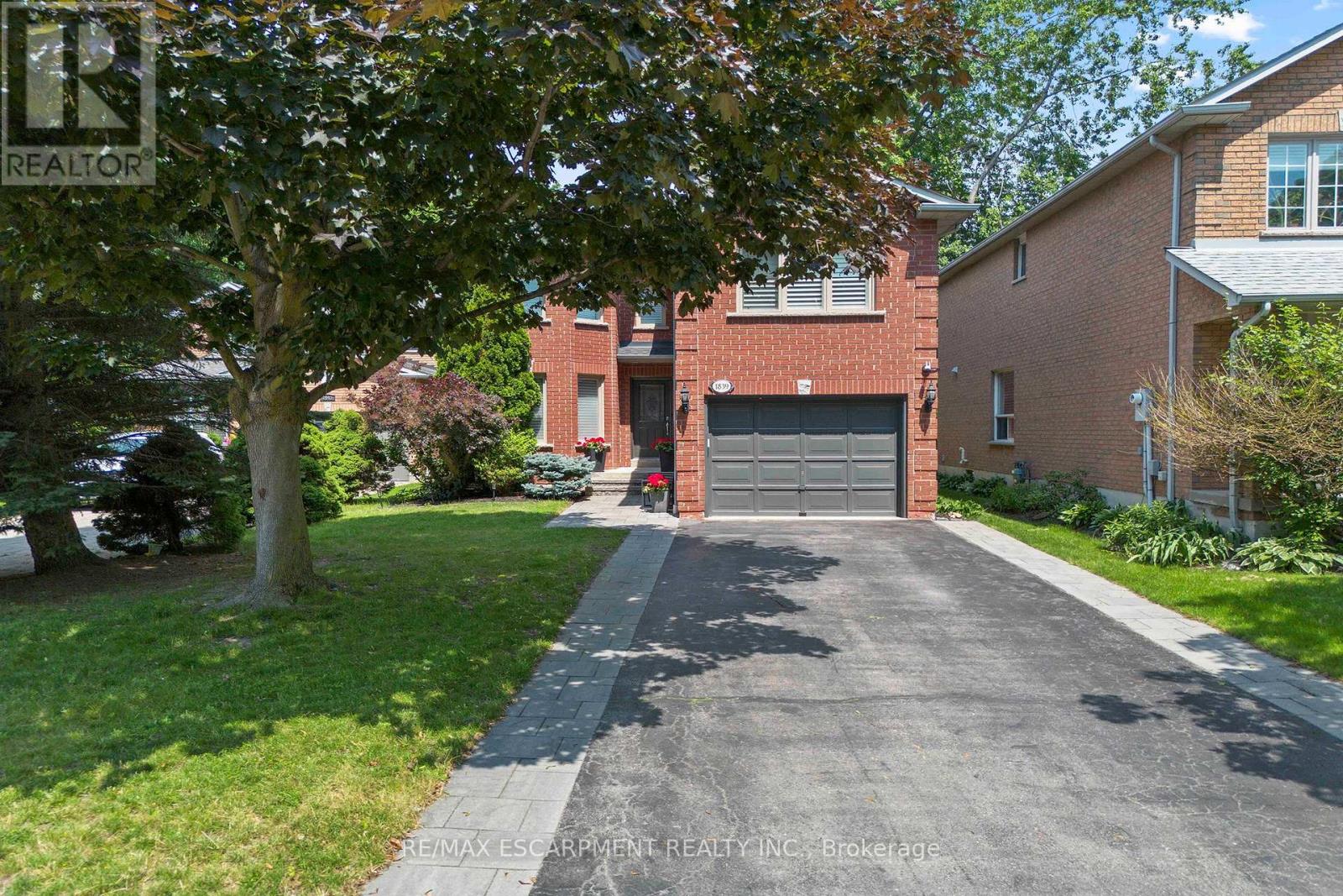 1839 Fellen Place, Mississauga, Ontario  L5J 4S4 - Photo 2 - W13856530