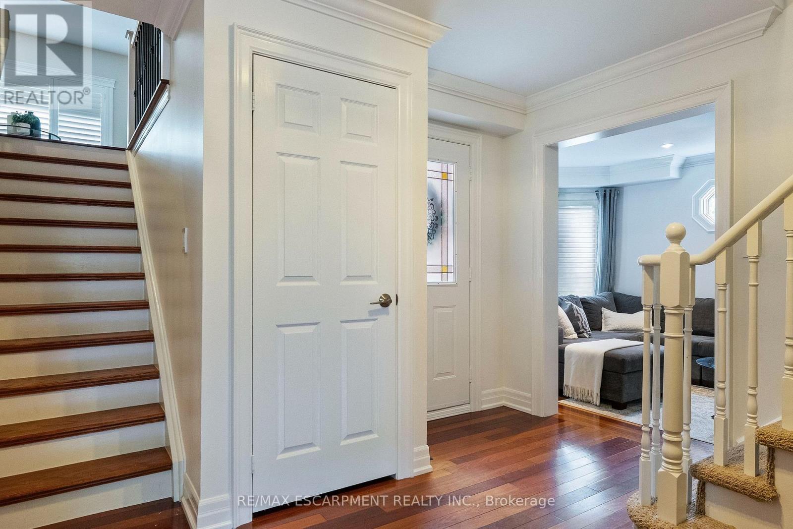 1839 Fellen Place, Mississauga, Ontario  L5J 4S4 - Photo 4 - W13856530