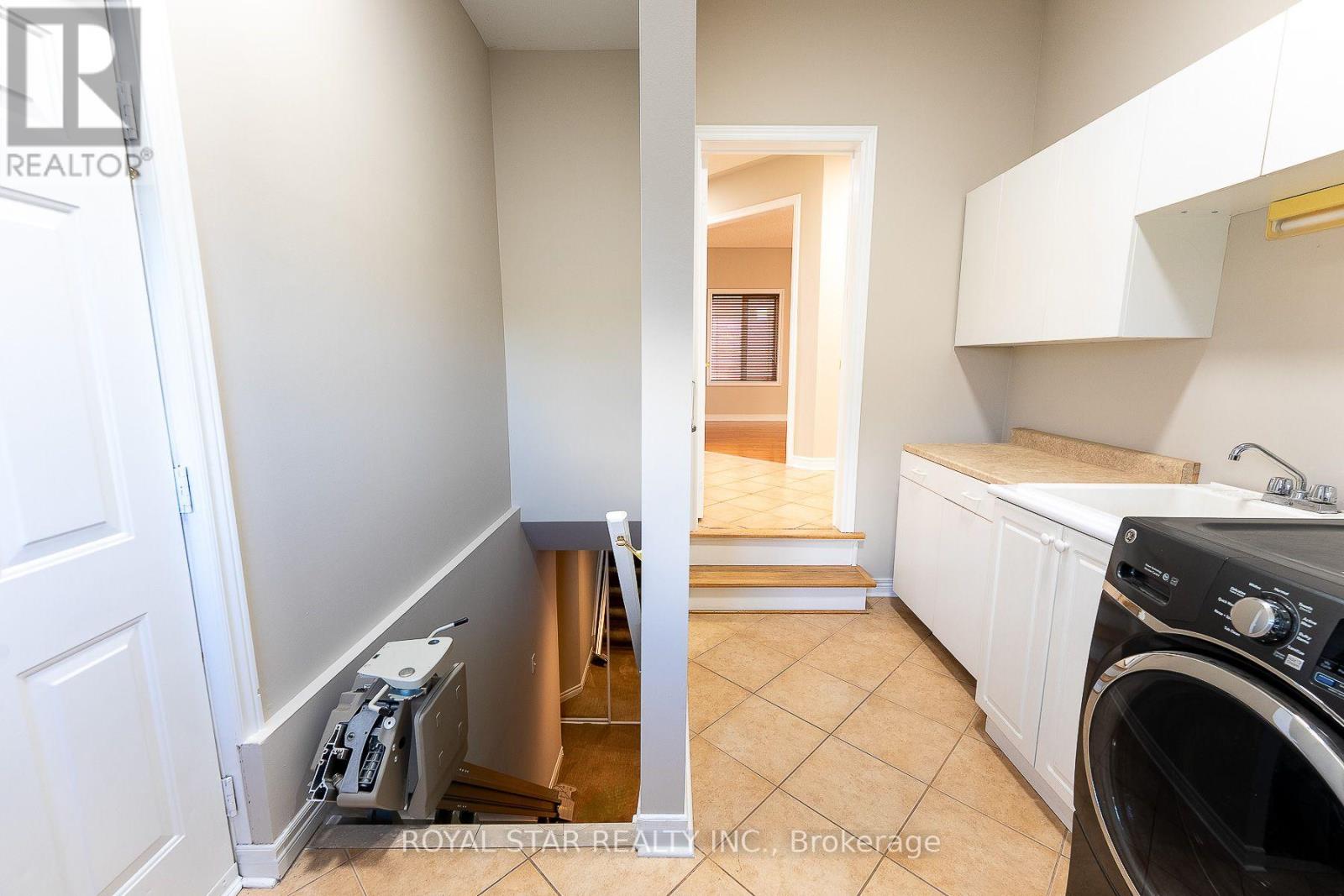 6782 Kazoo Court, Mississauga, Ontario  L5W 1T4 - Photo 38 - W13856560