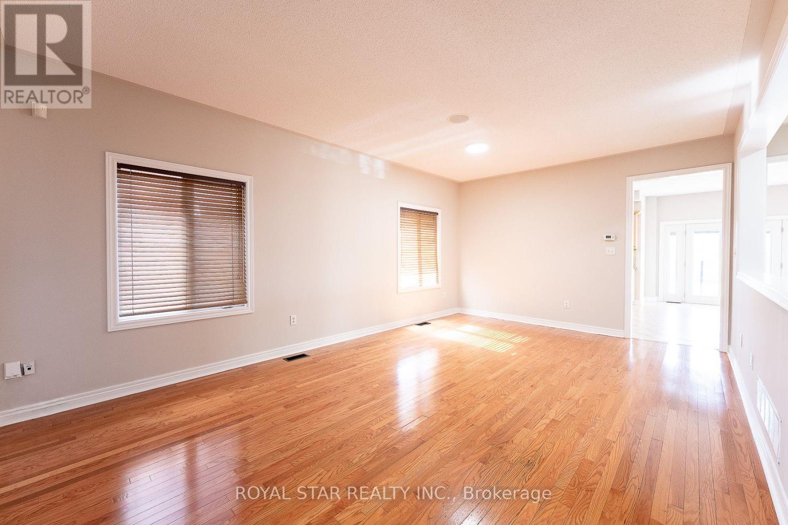 6782 Kazoo Court, Mississauga, Ontario  L5W 1T4 - Photo 6 - W13856560