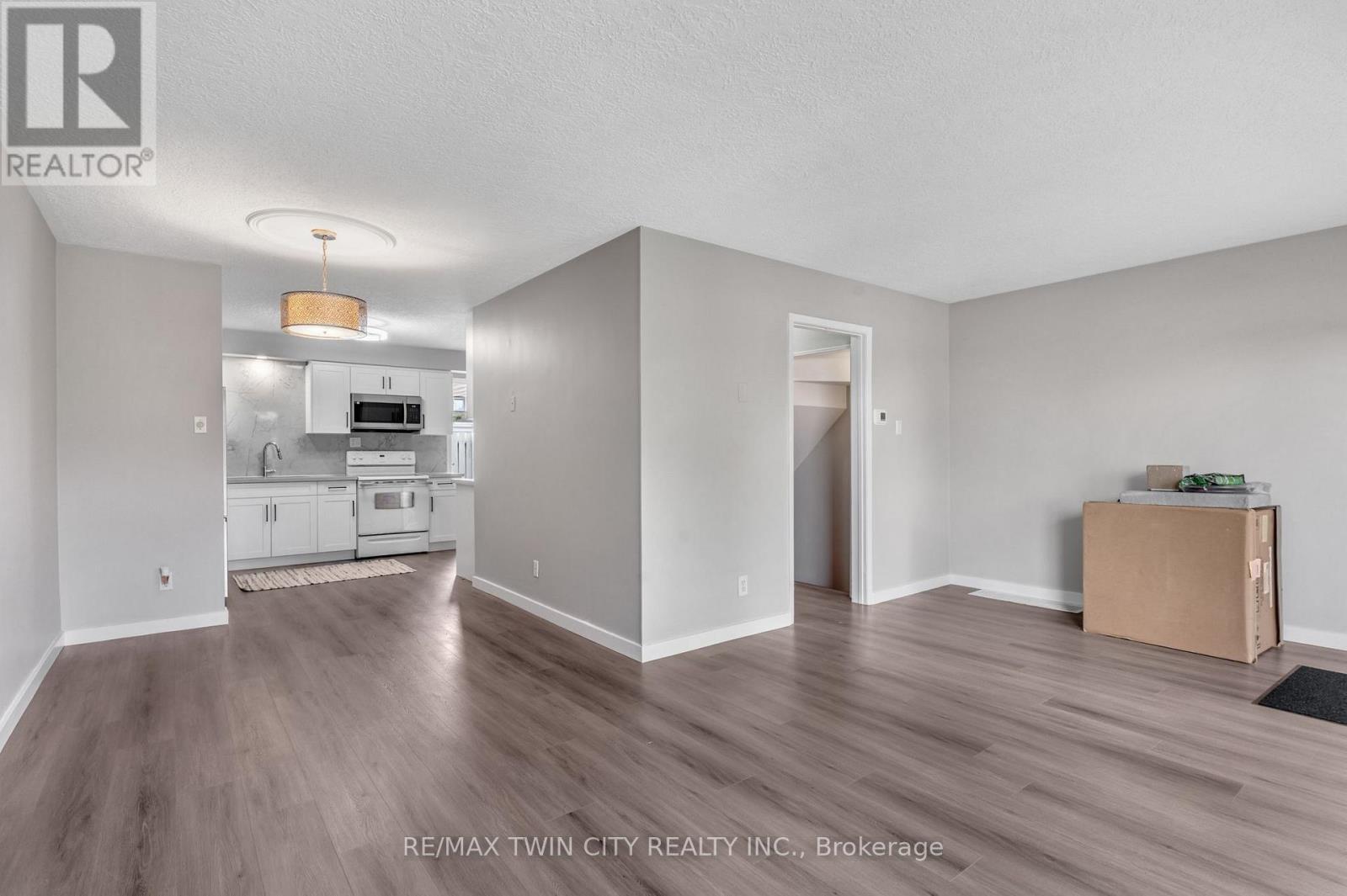 104 Ralgreen Crescent, Kitchener, Ontario  N2M 1T9 - Photo 11 - X13856692