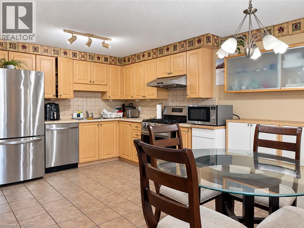 208 Activa Avenue, Kitchener, Ontario  N2E 3T8 - Photo 4 - 40865177
