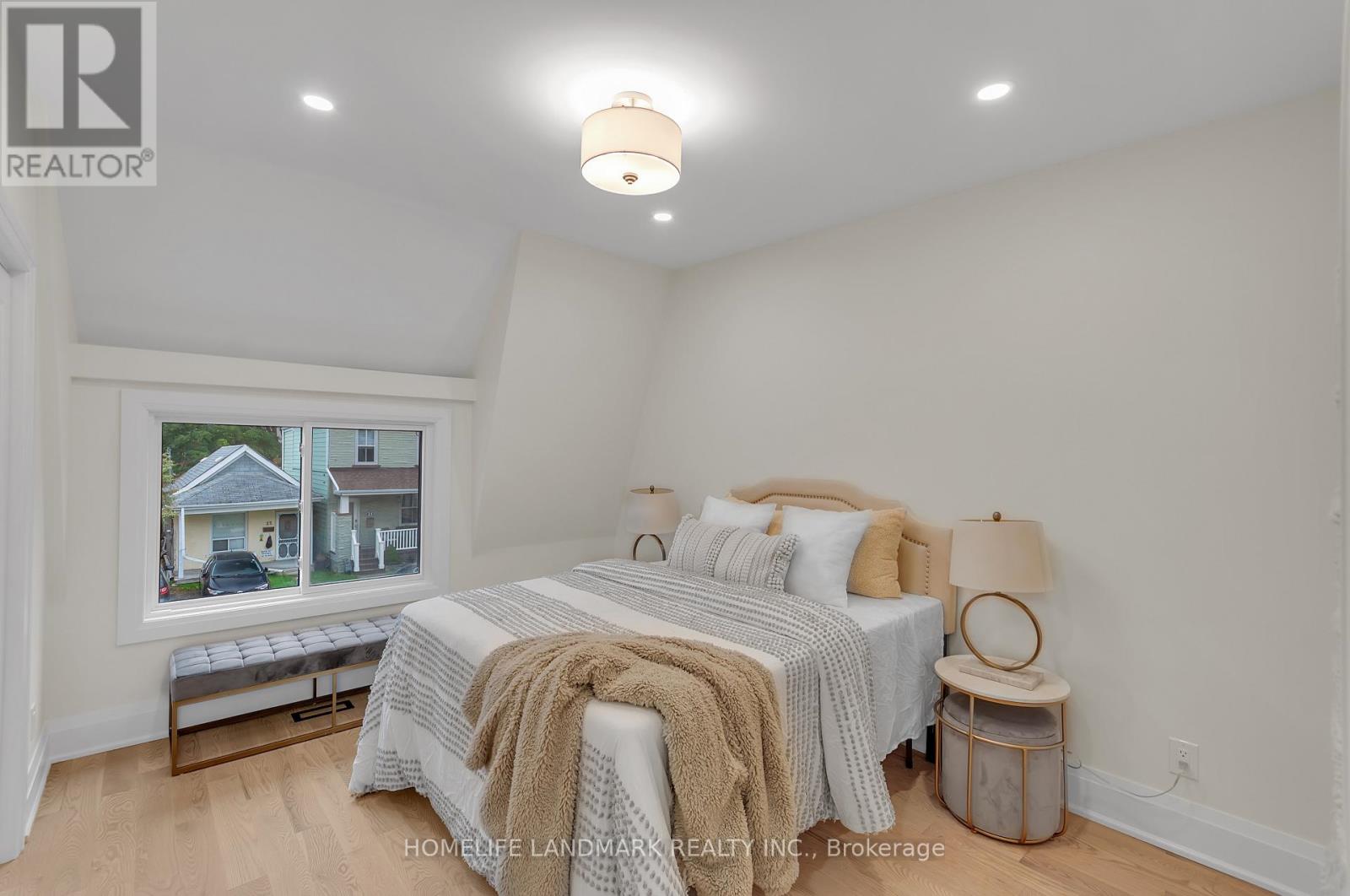 26 Queensdale Avenue, Toronto, Ontario  M4J 1X9 - Photo 16 - E13856682
