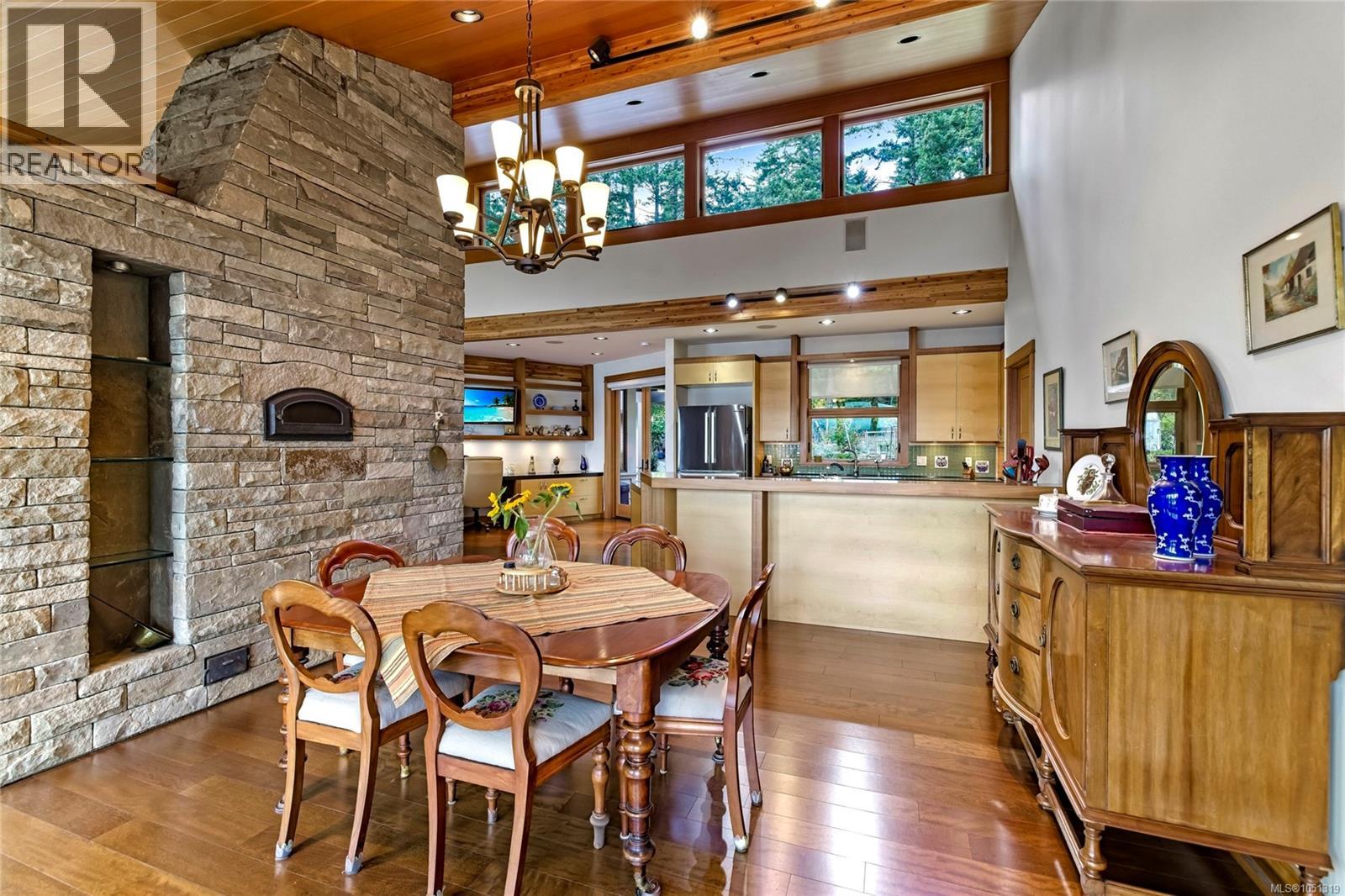 202 Old Scott Rd