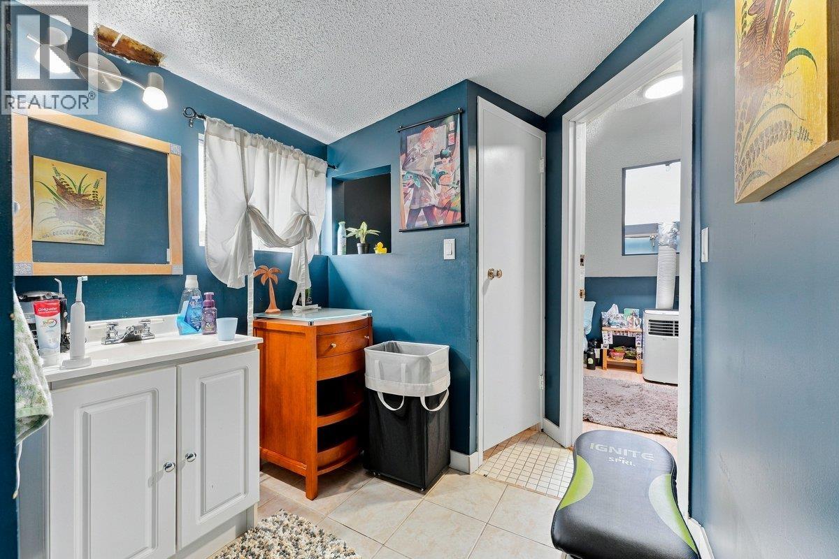211 Douglas Crescent, Richmond, British Columbia  V7B 1E4 - Photo 14 - R3163960