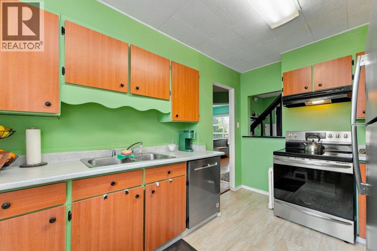211 Douglas Crescent, Richmond, British Columbia  V7B 1E4 - Photo 7 - R3163960