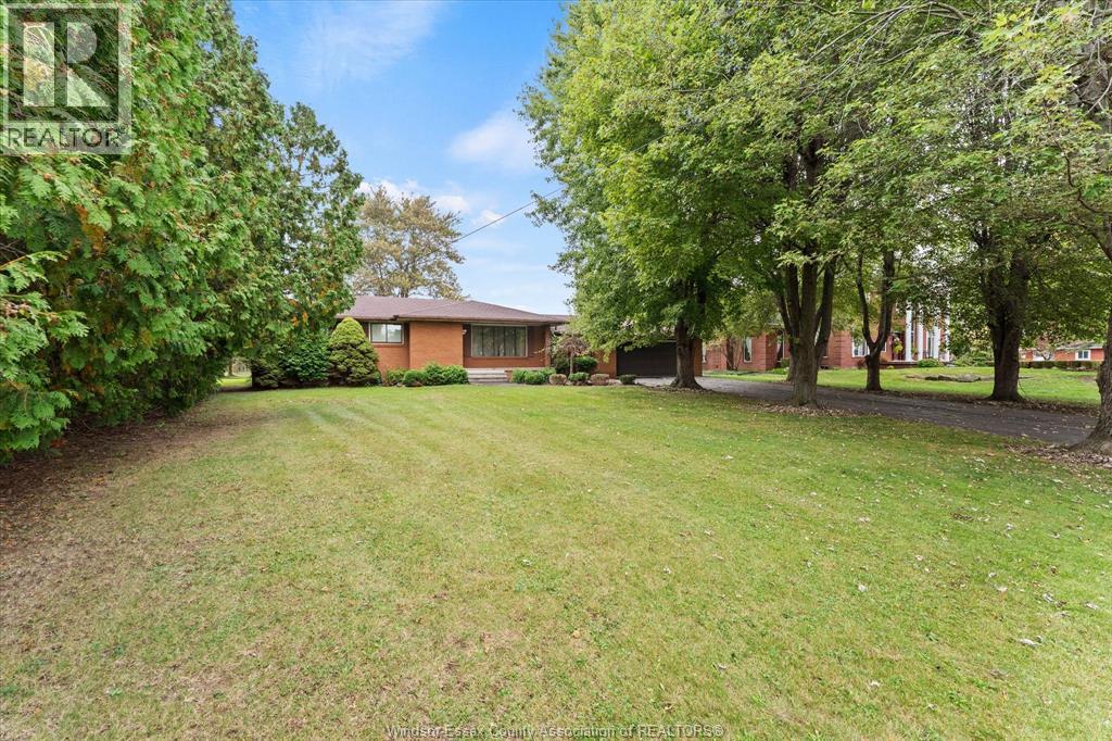 8605 Snake Lane, Lasalle, Ontario  N9A 6Z6 - Photo 4 - 26024356