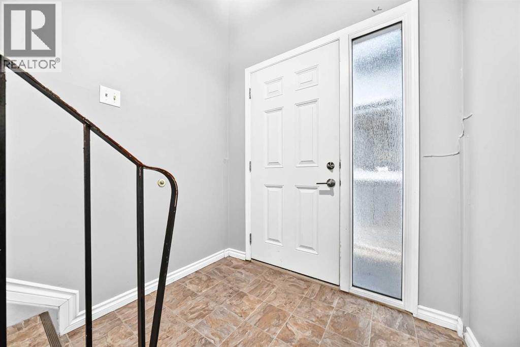 7409 37 Avenue NW, Calgary, Alberta  T3B 1W8 - Photo 8 - A2349302