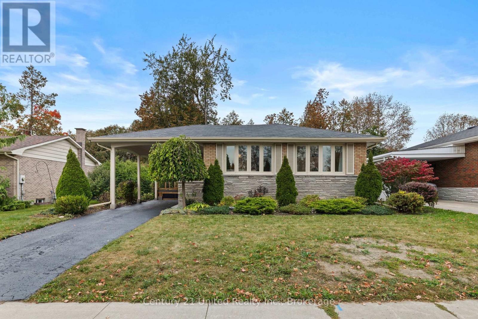 1203 Royal Drive, Peterborough, Ontario  K9H 6R3 - Photo 2 - X13856726