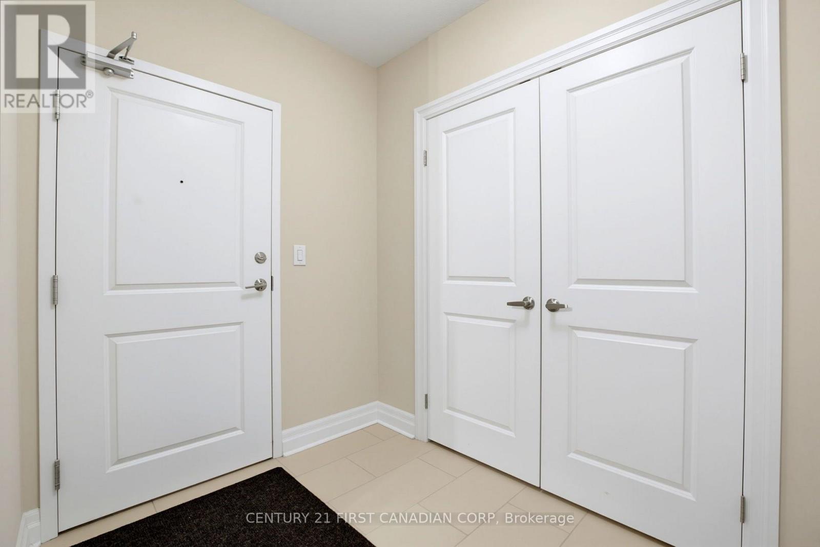 507 - 260 Villagewalk Boulevard, London North, Ontario  N6G 0W6 - Photo 2 - X13856840