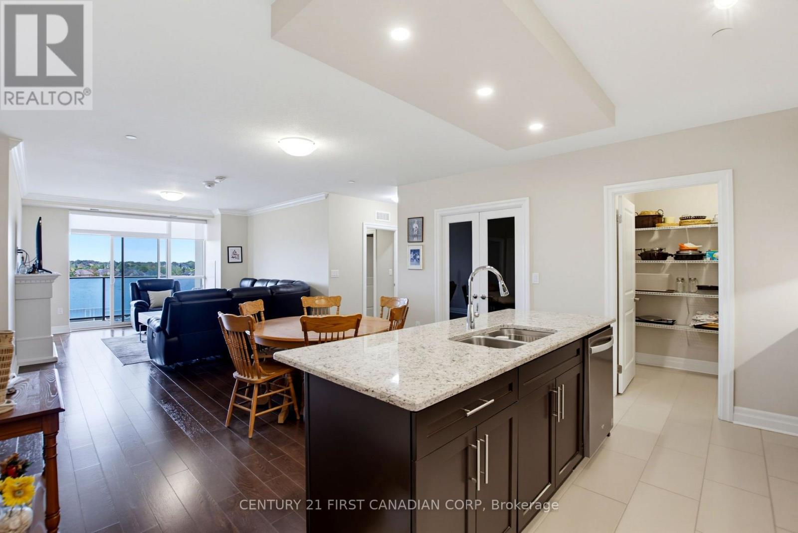 507 - 260 Villagewalk Boulevard, London North, Ontario  N6G 0W6 - Photo 3 - X13856840