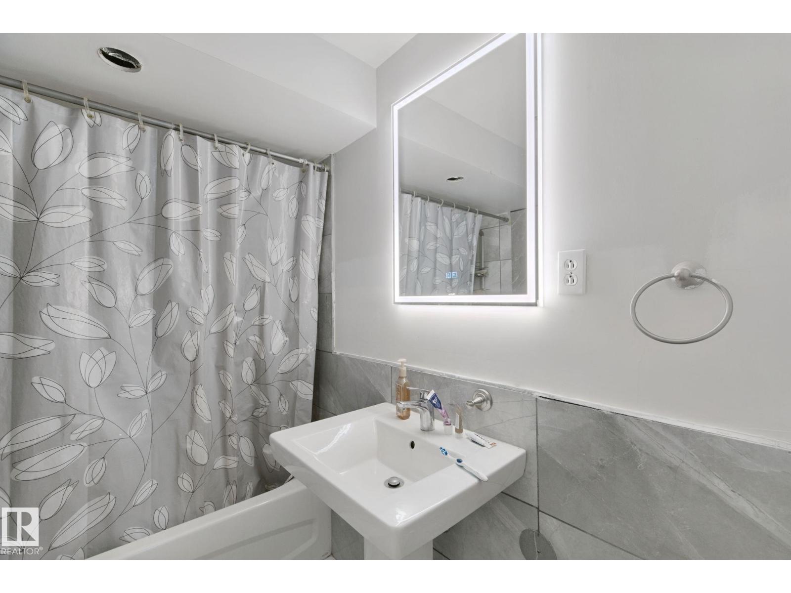 8508 149A AV NW